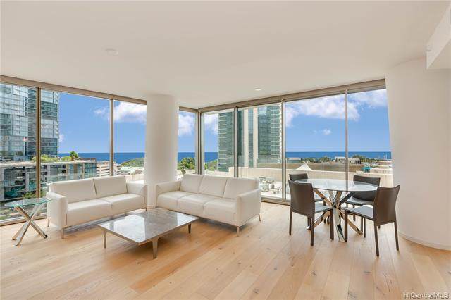 1001 Queen Street - Photo 1