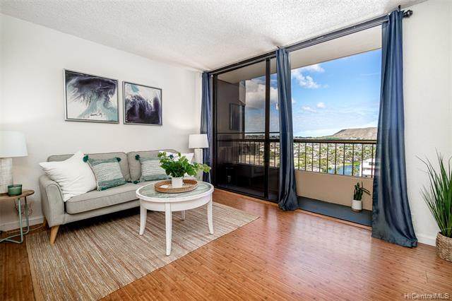 320 Liliuokalani Avenue - Photo 1