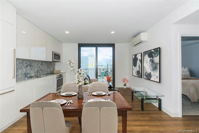 987 Queen Street - Photo 1