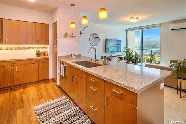 555 South Street - Photo 1