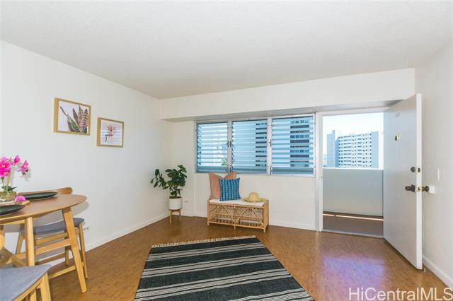 1516 Ward Avenue - Photo 1