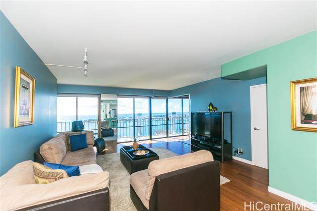 700 Richards Street - Photo 1