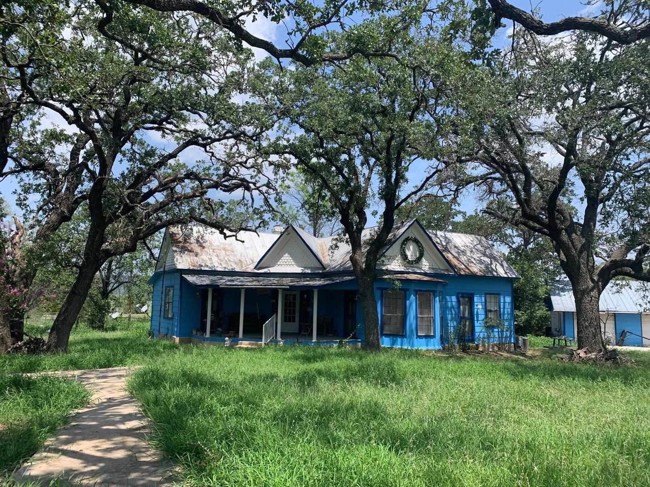 17558 College Street - Photo 1