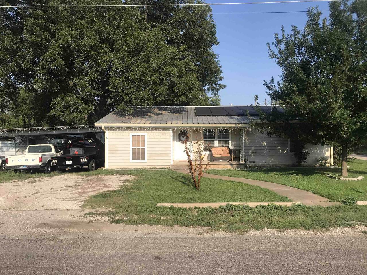 202 Live Oak Street - Photo 1