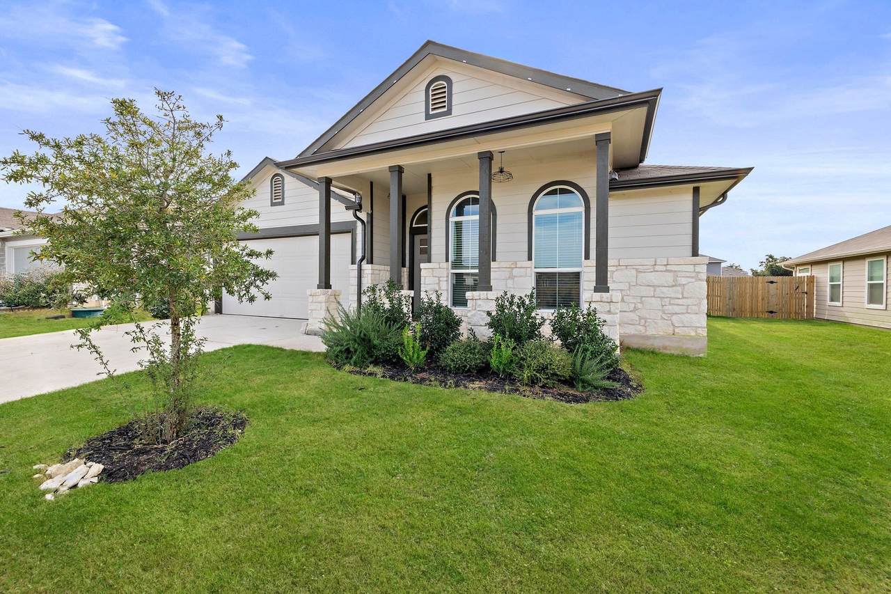 204 Hunter Loop - Photo 1