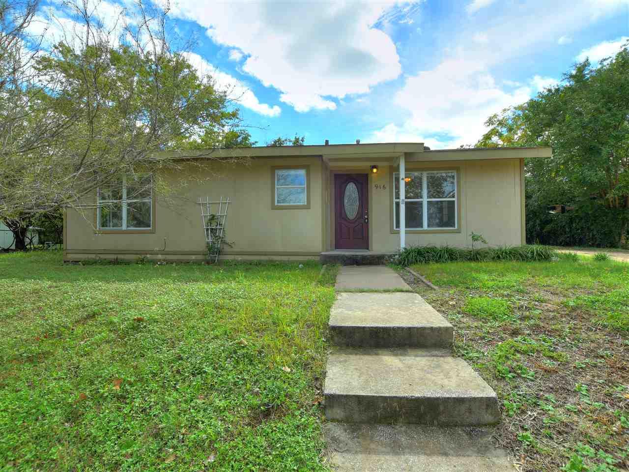 916 Colorado Drive - Photo 1