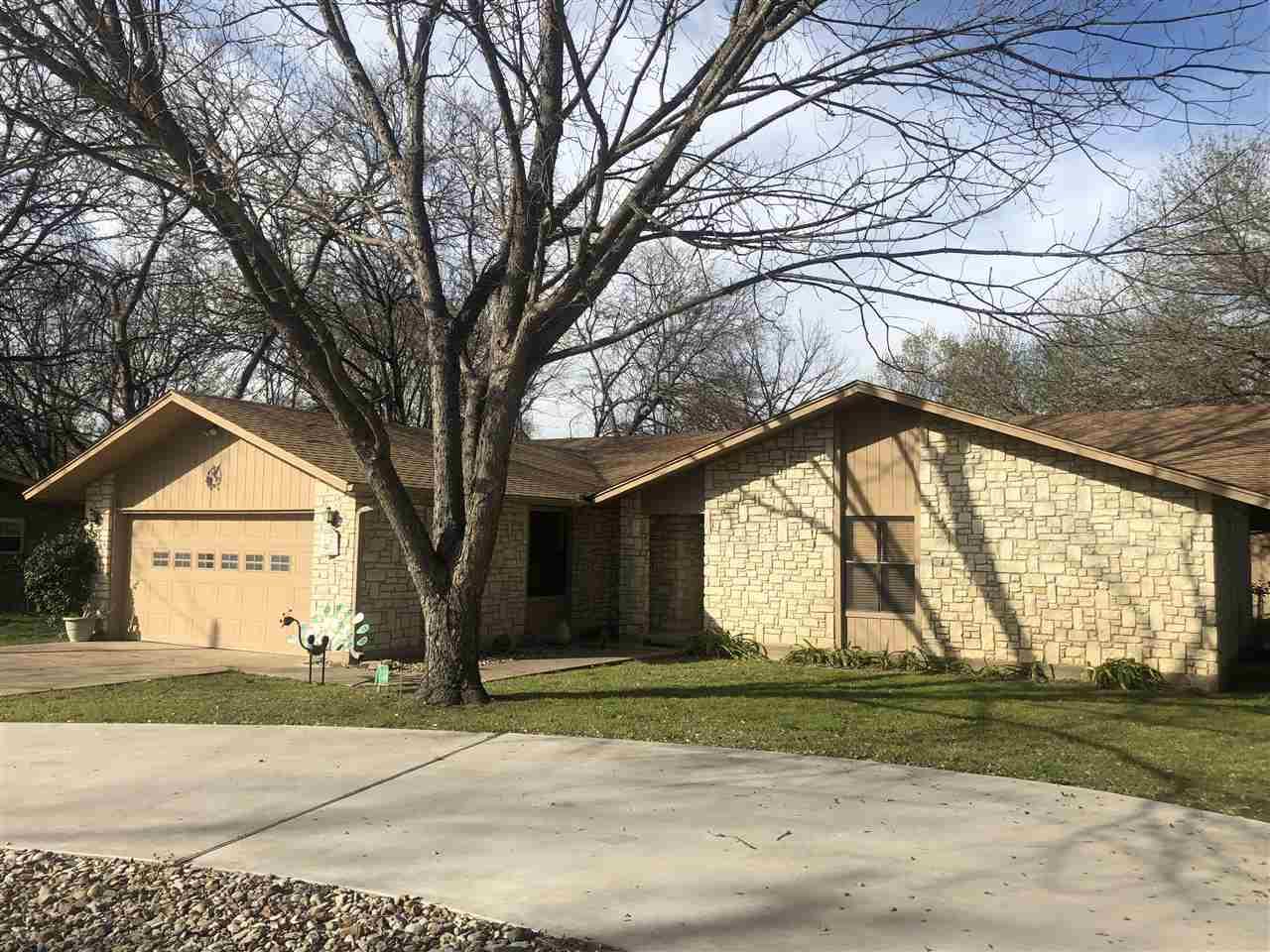 1203 Pecan Drive - Photo 1