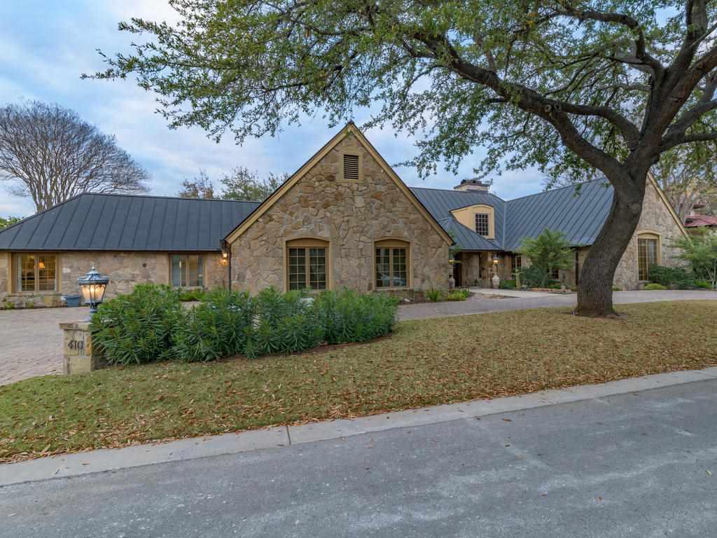 410 Lighthouse Drive - Photo 1