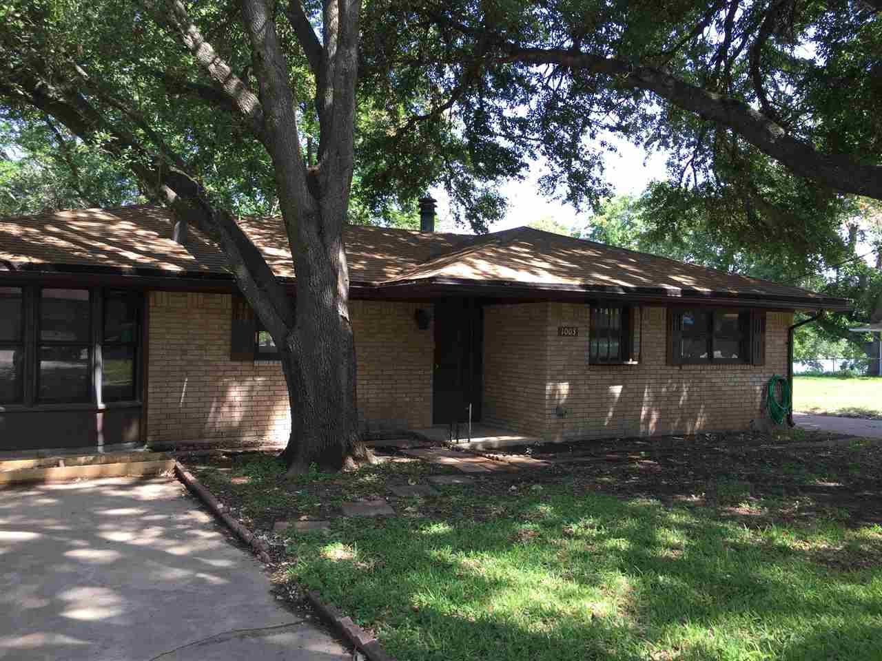 1003 Lakeshore - Photo 1