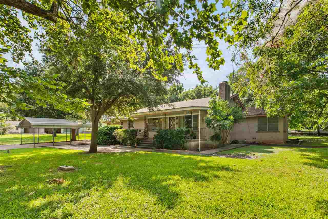 902 Louise Street - Photo 1