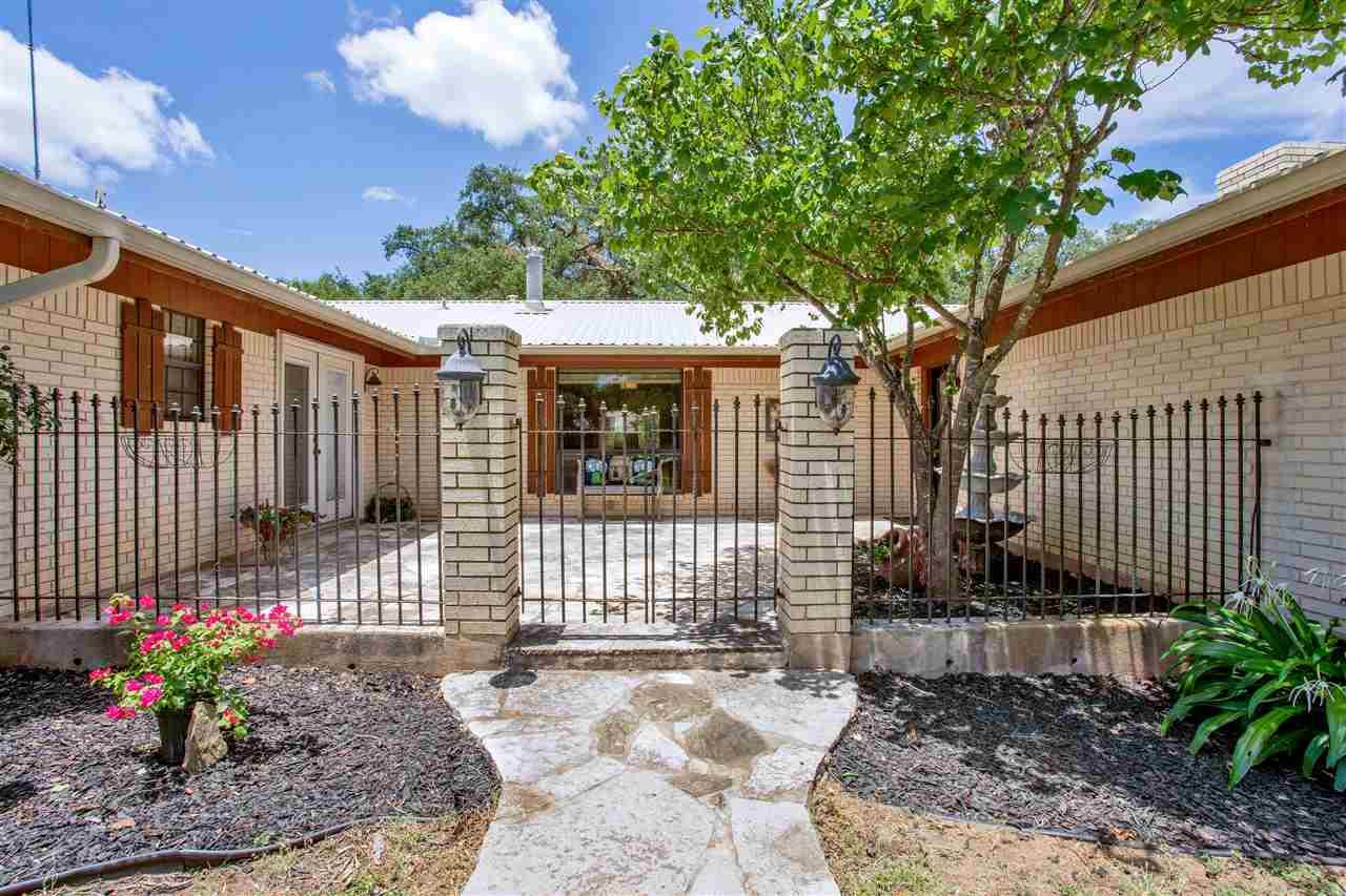 105 Live Oak Drive - Photo 1