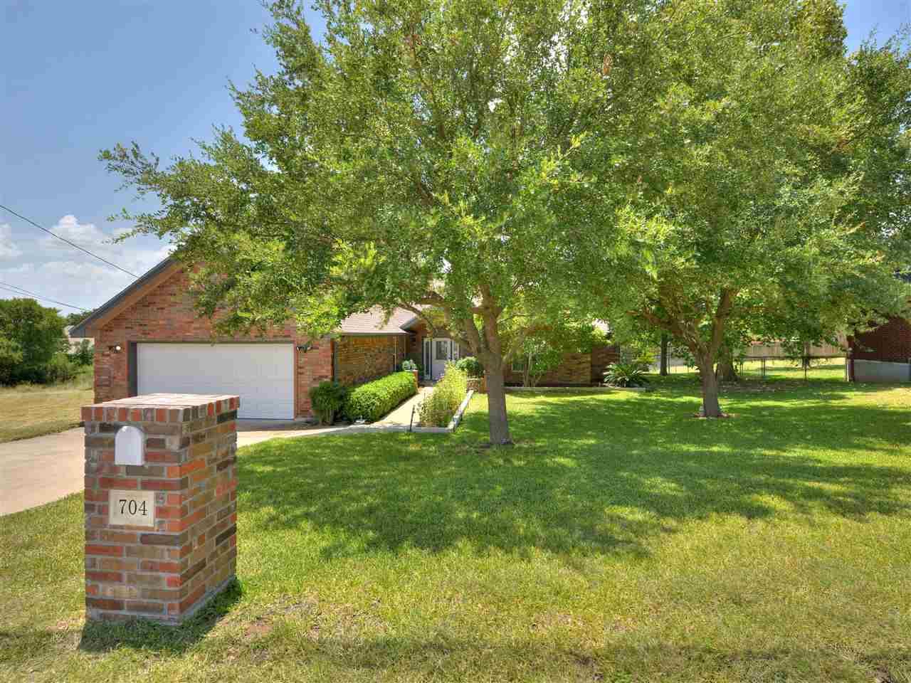 704 Amy Circle - Photo 1