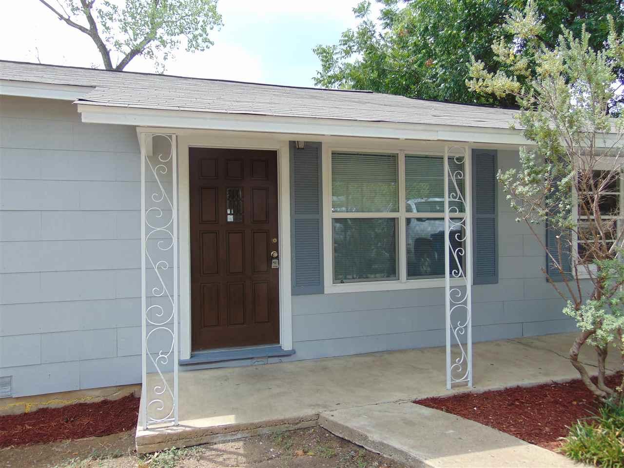 512 Avenue J - Photo 1