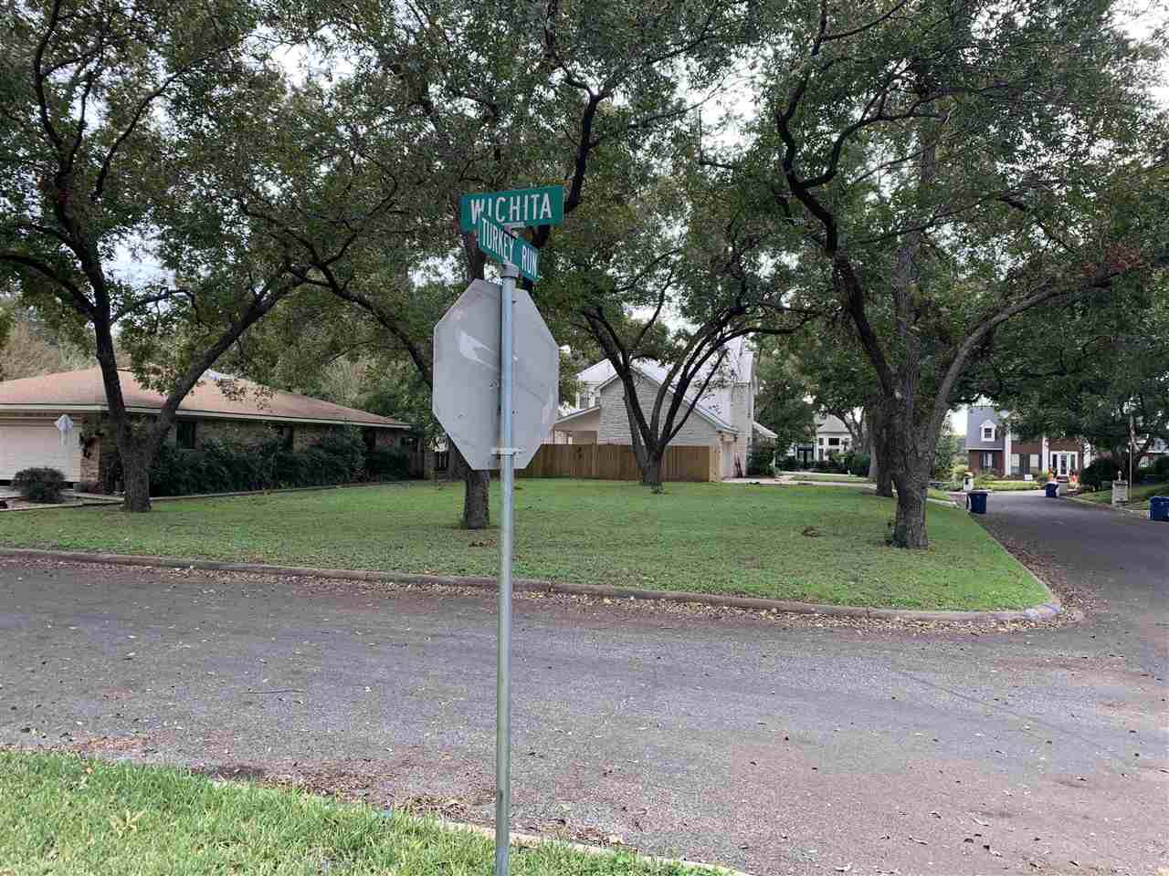 1052 Wichita - Photo 1