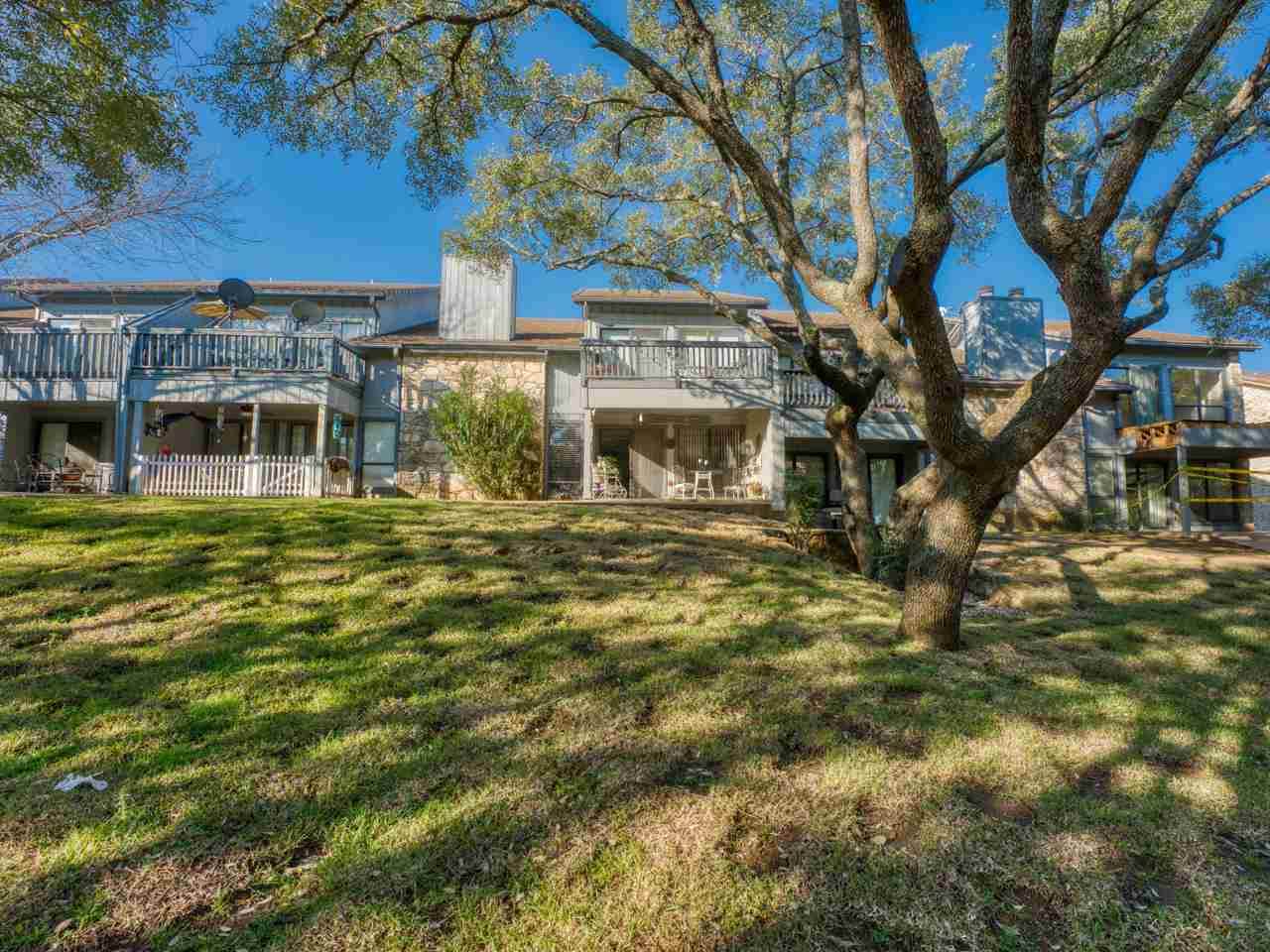 307 Crestview - Photo 1