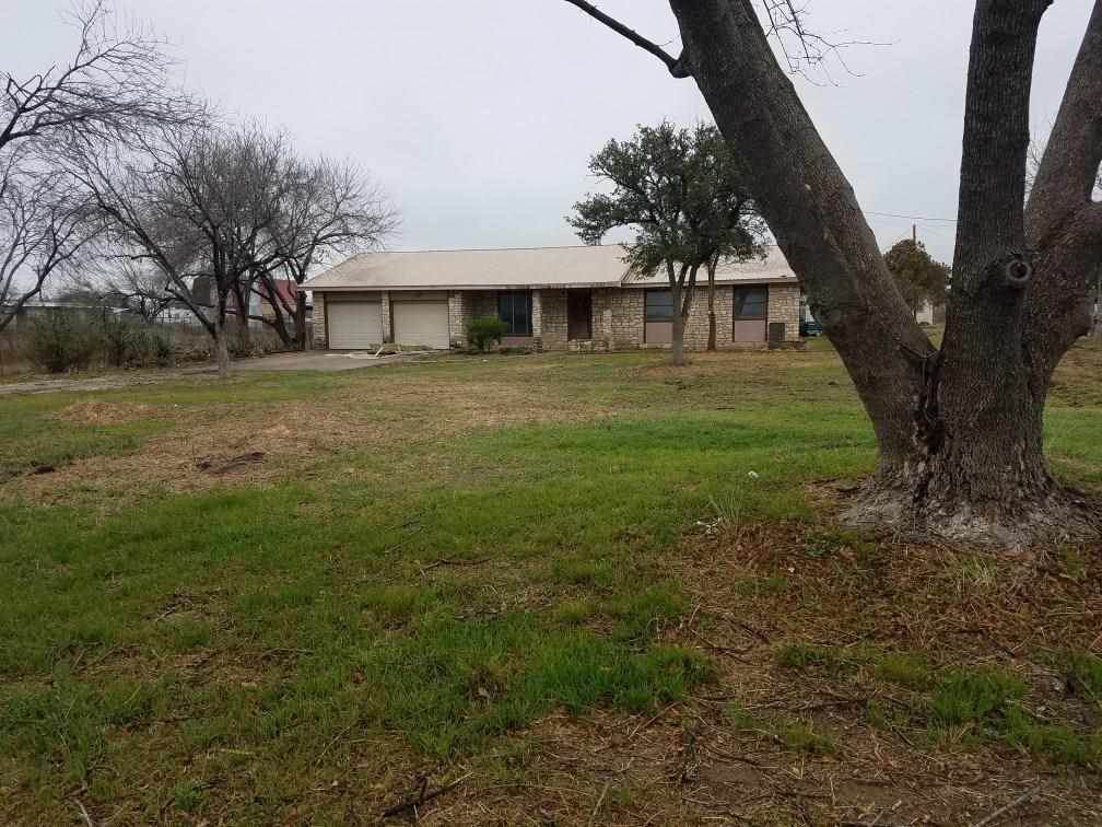 916 Dallas St - Photo 1