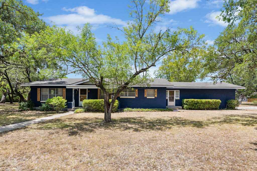 820 Vaughan - Photo 1