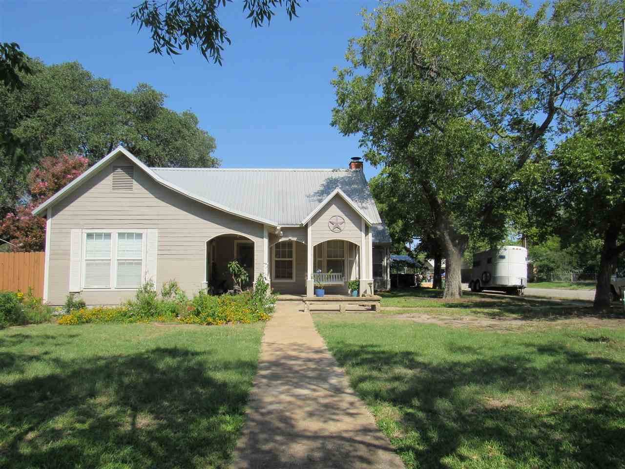 308 Johnson St - Photo 1