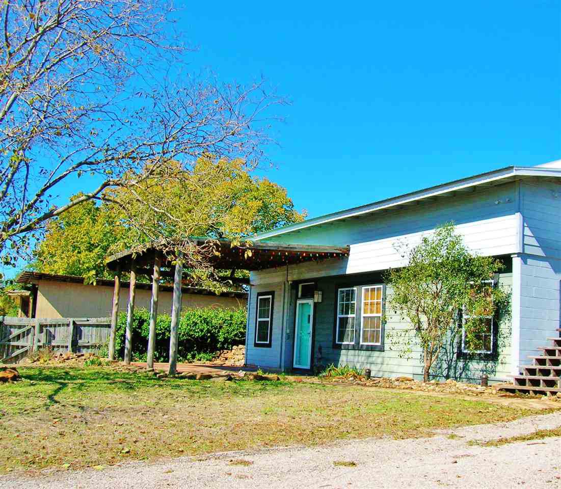 106 Hackberry - Photo 1