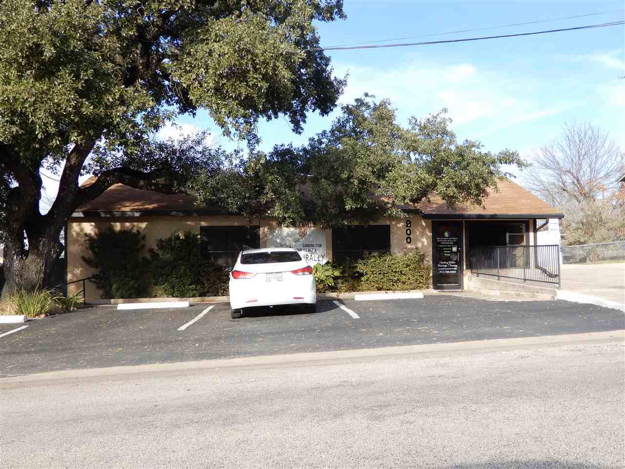 900 Avenue J - Photo 1