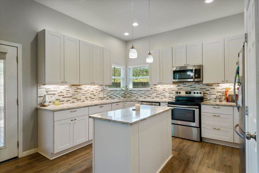 306 Songwood Drive - Photo 1