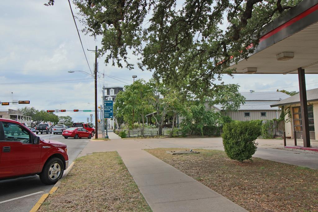 406 Main St - Photo 1