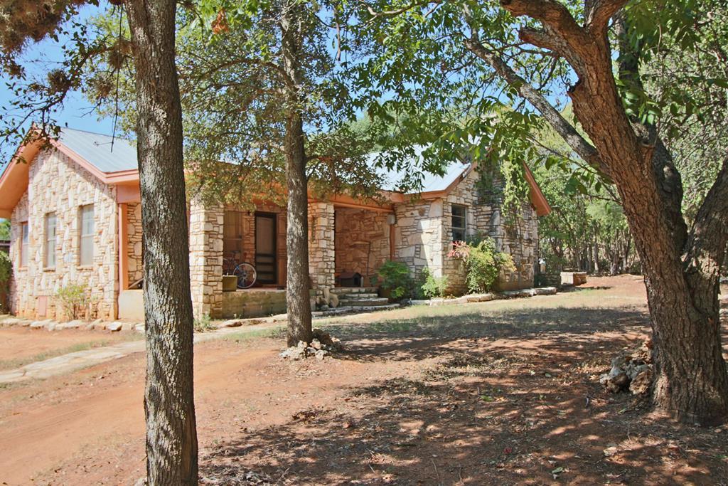 611 Live Oak Rd - Photo 1
