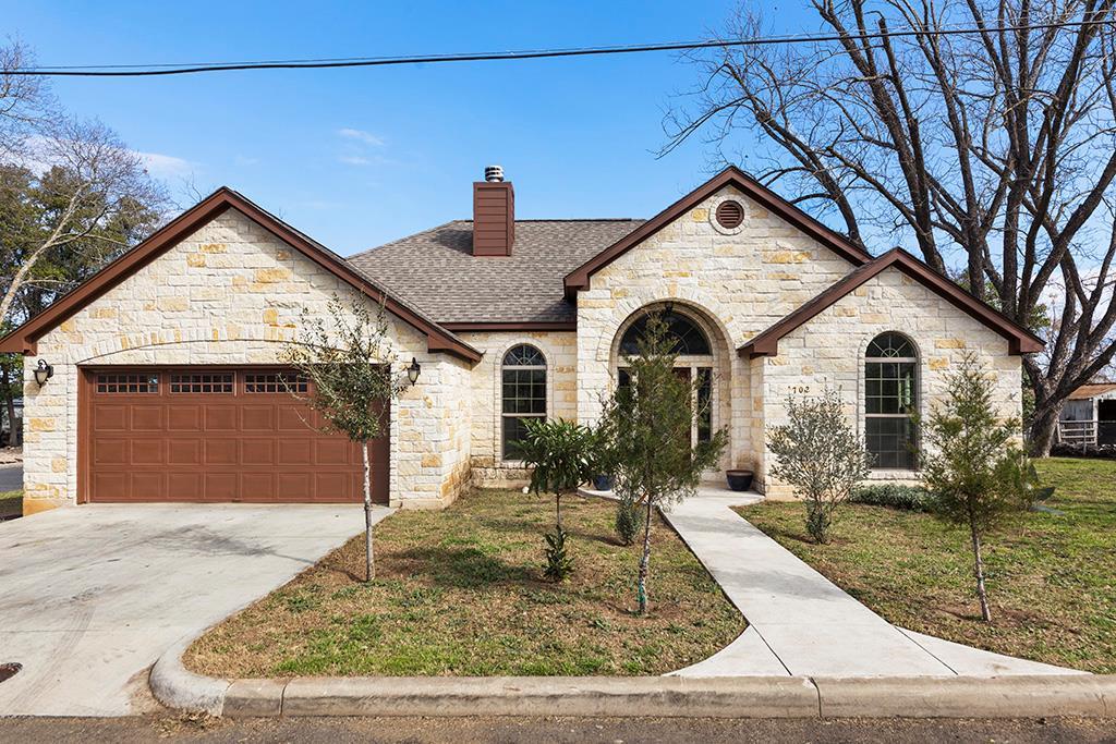 702 San Antonio St - Photo 1