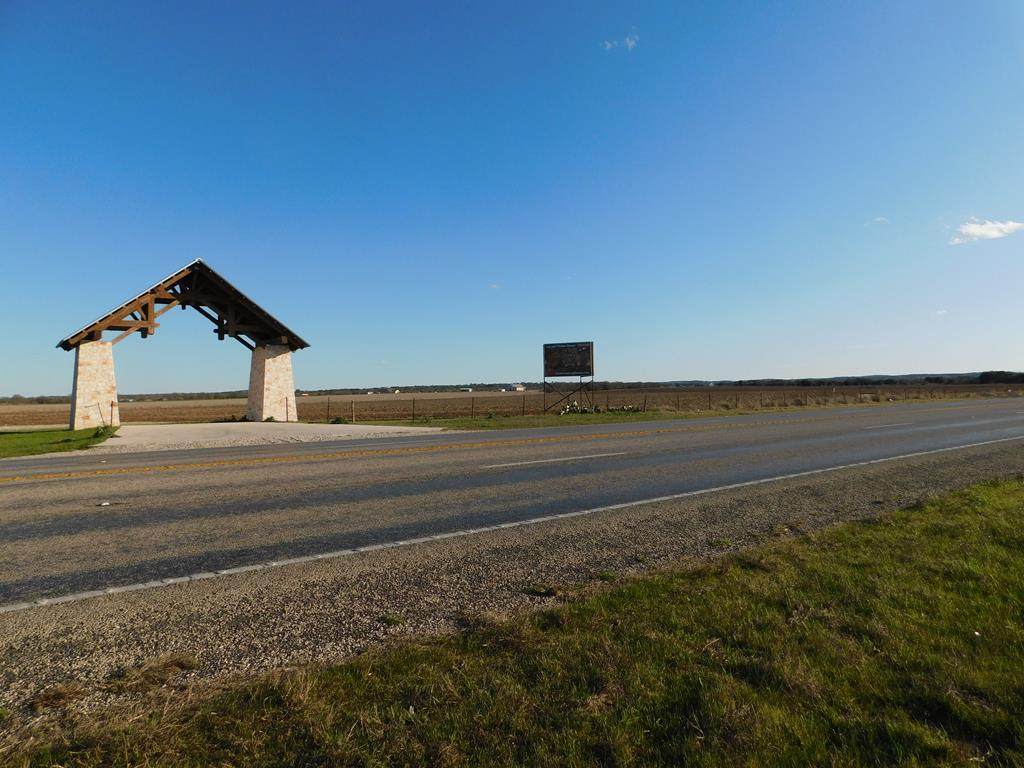 13485 Hwy 290 - Photo 1