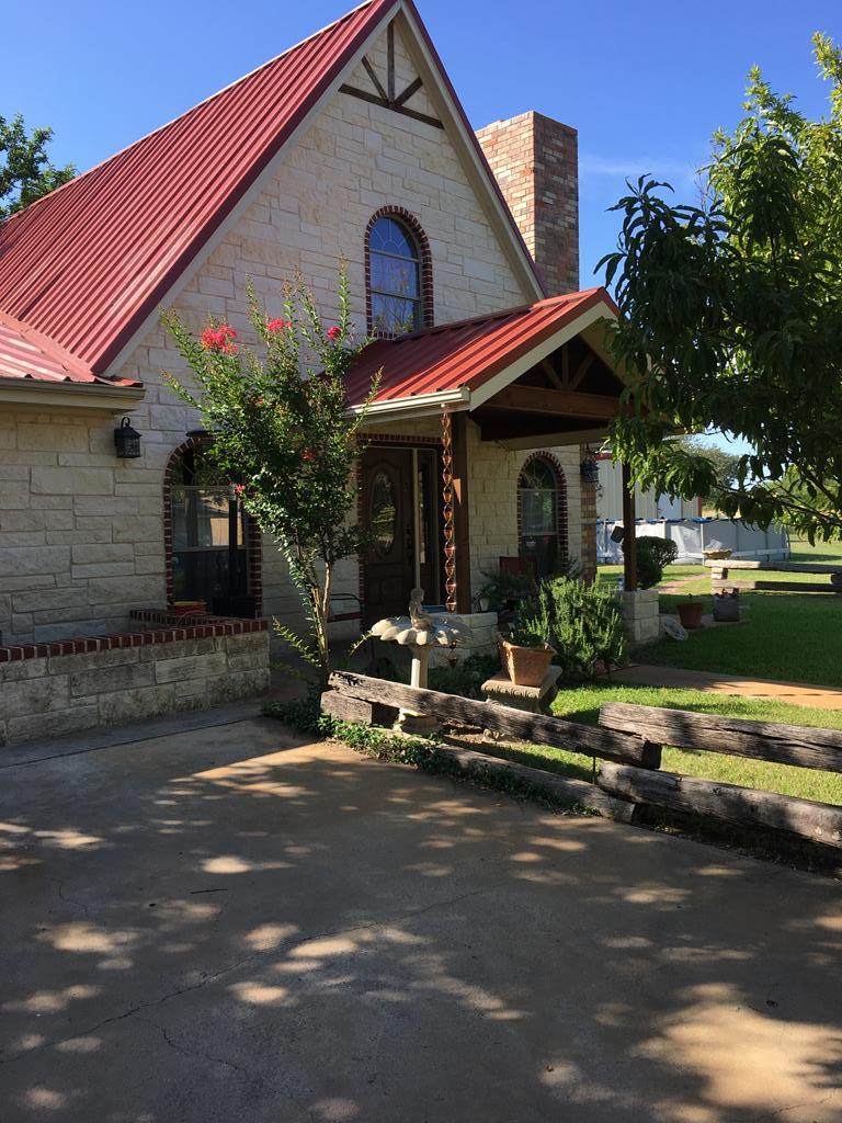 104 Rochelle - Photo 1