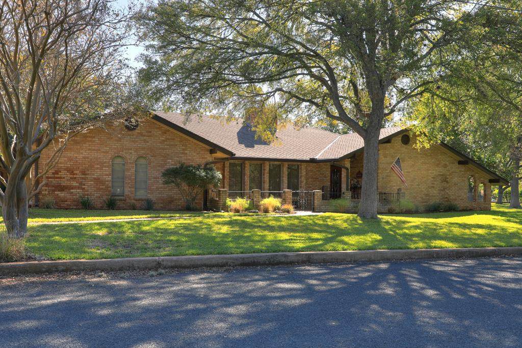 2015 Briarwood Circle - Photo 1