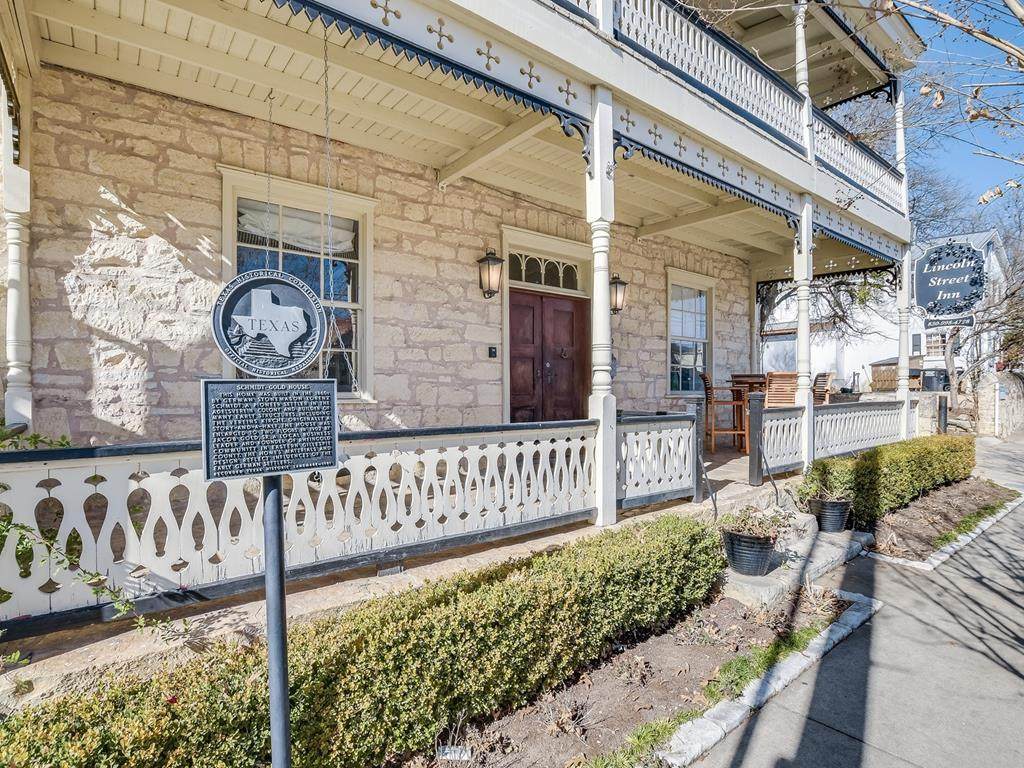 106 Lincoln - Photo 1