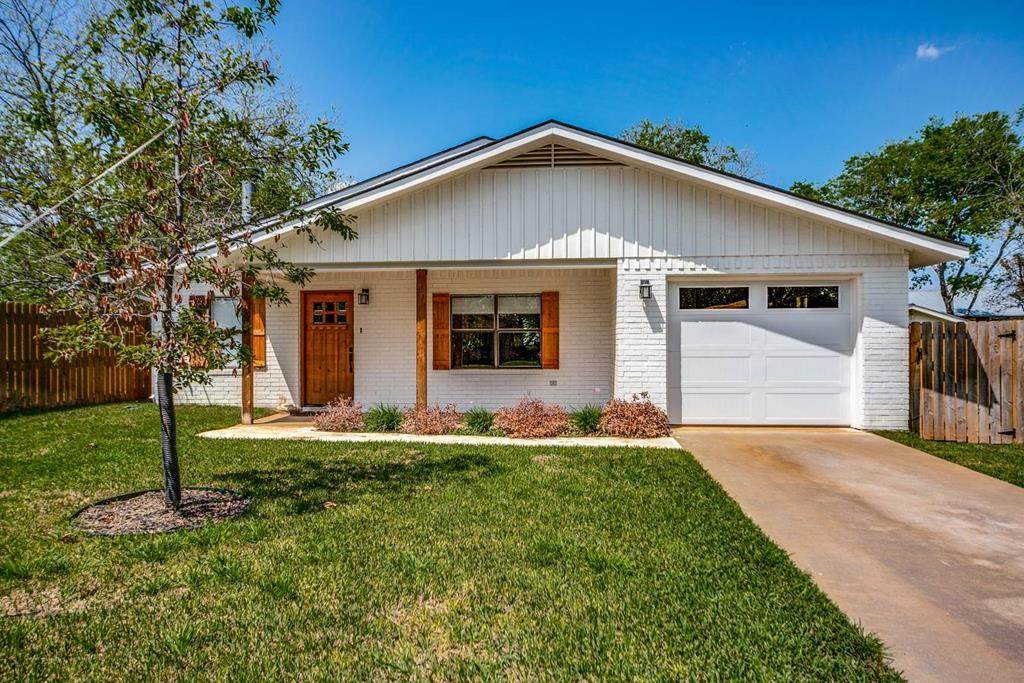 704 Bell - Photo 1
