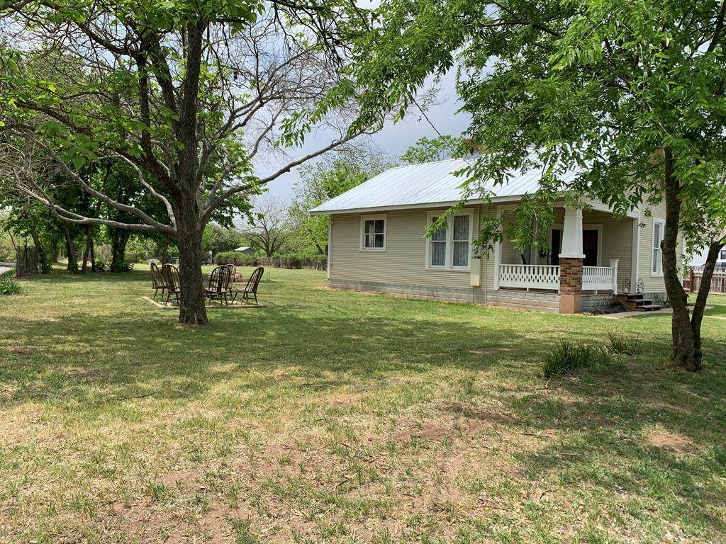 601 Peach St - Photo 1