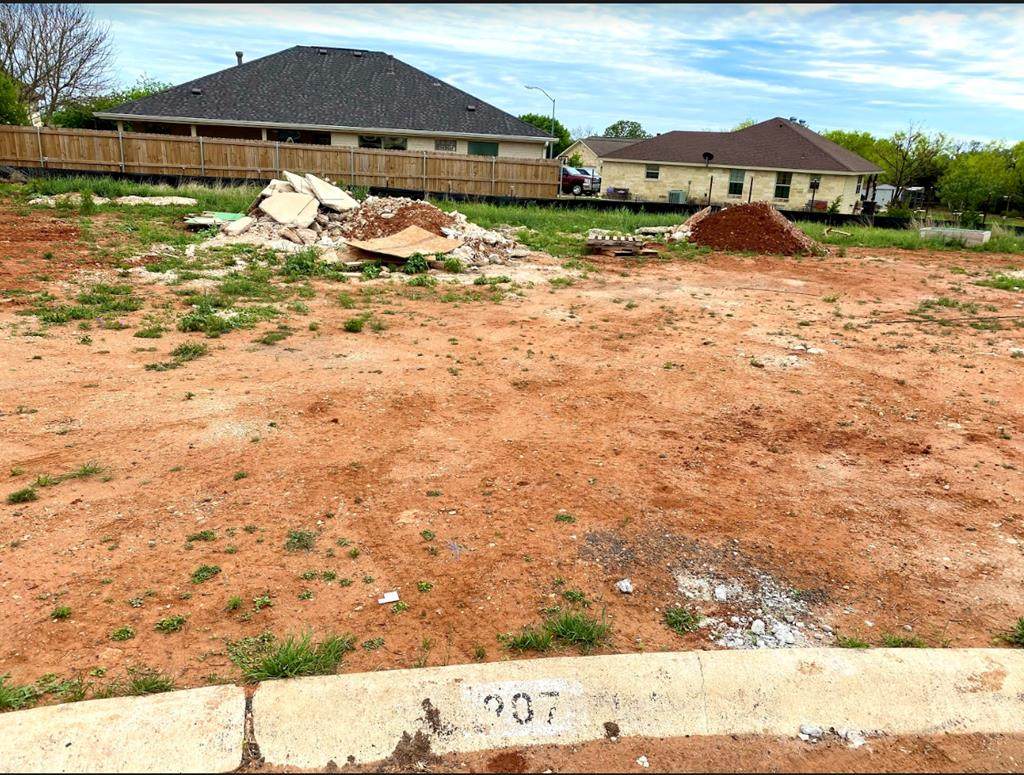 907 Yellow Bark Court - Photo 1
