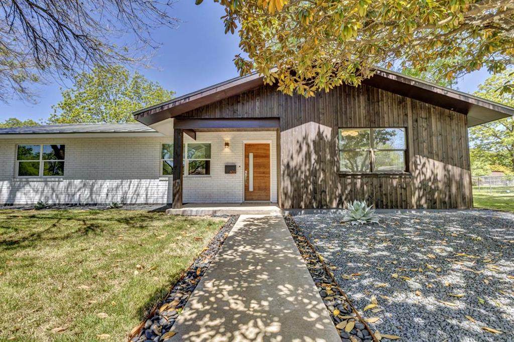 802 Sunset St - Photo 1