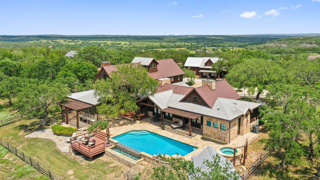 429 Grape Creek Rd - Photo 1