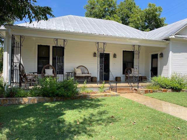 104 Robin St - Photo 1