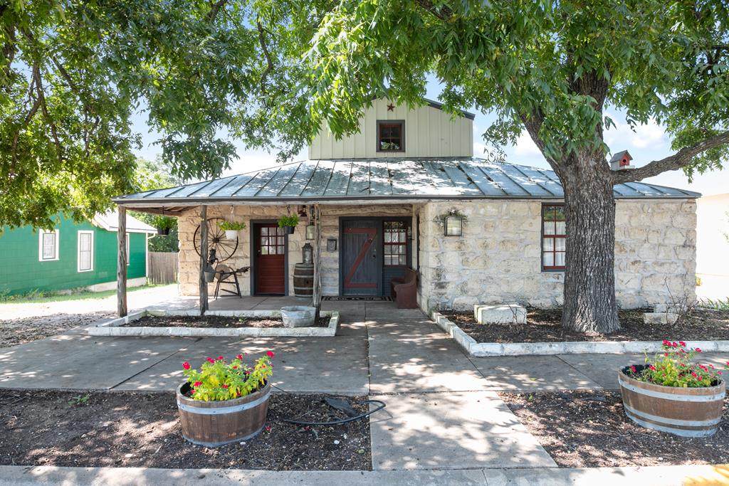 313 San Antonio St - Photo 1