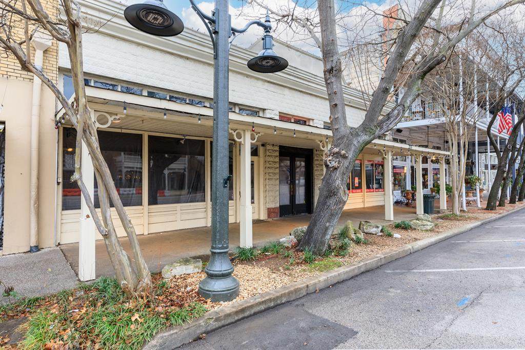 231,233 & 235 Main St - Photo 1