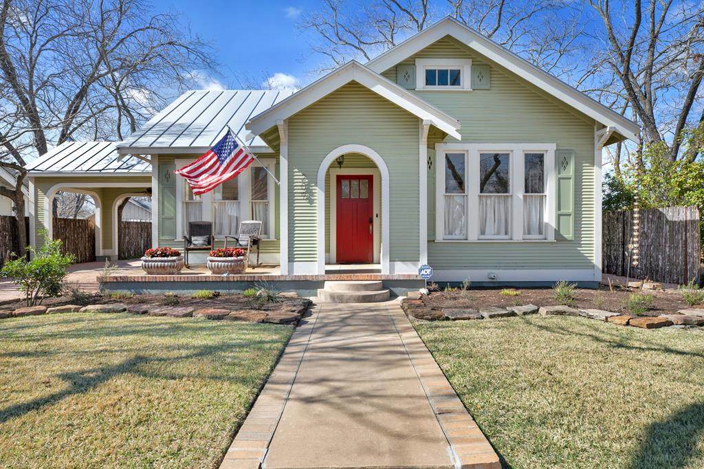 209 Creek St - Photo 1
