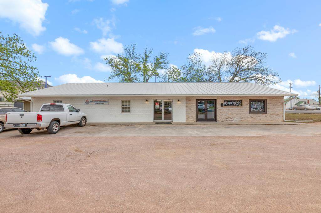 501 Highway St - Photo 1