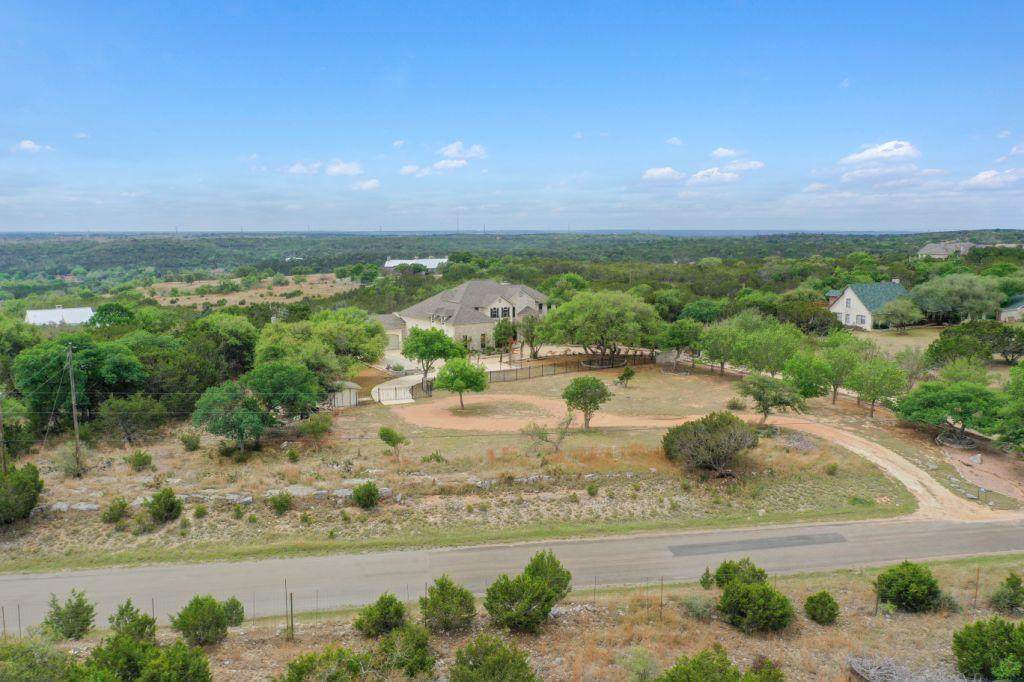 240 Kamira Dr - Photo 1