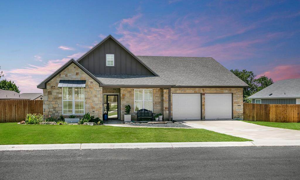 713 Emory Dr - Photo 1