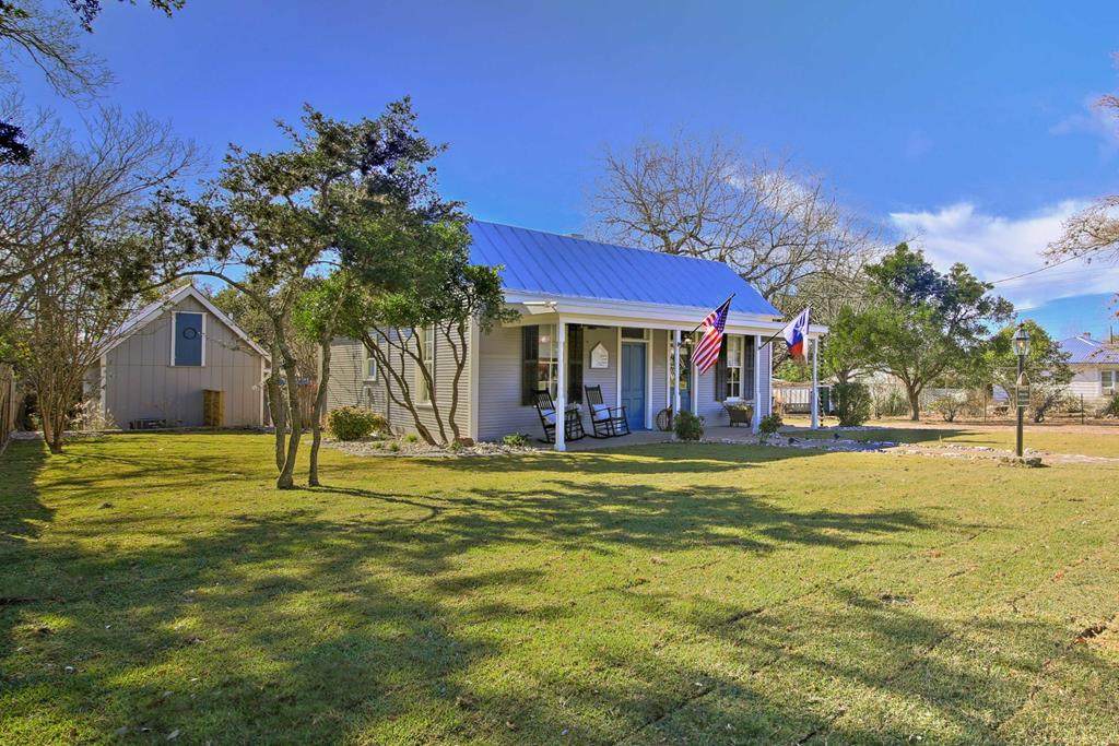 711 San Antonio St - Photo 1
