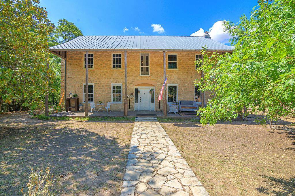 426 Ranch Rd 962 - Photo 1