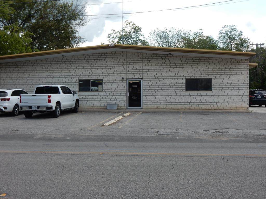 105 Milam St - Photo 1