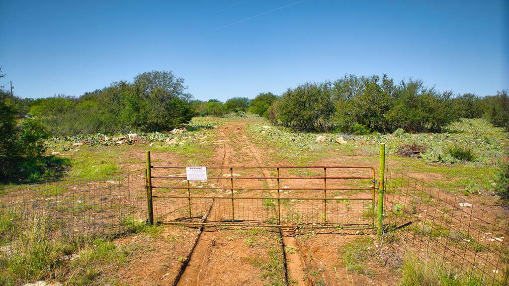 8144 Ranch Rd 1222 - Photo 1