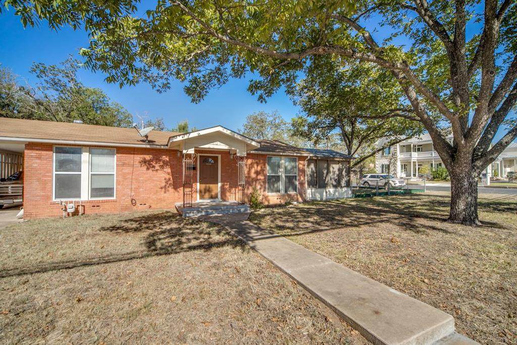 612 Llano St - Photo 1