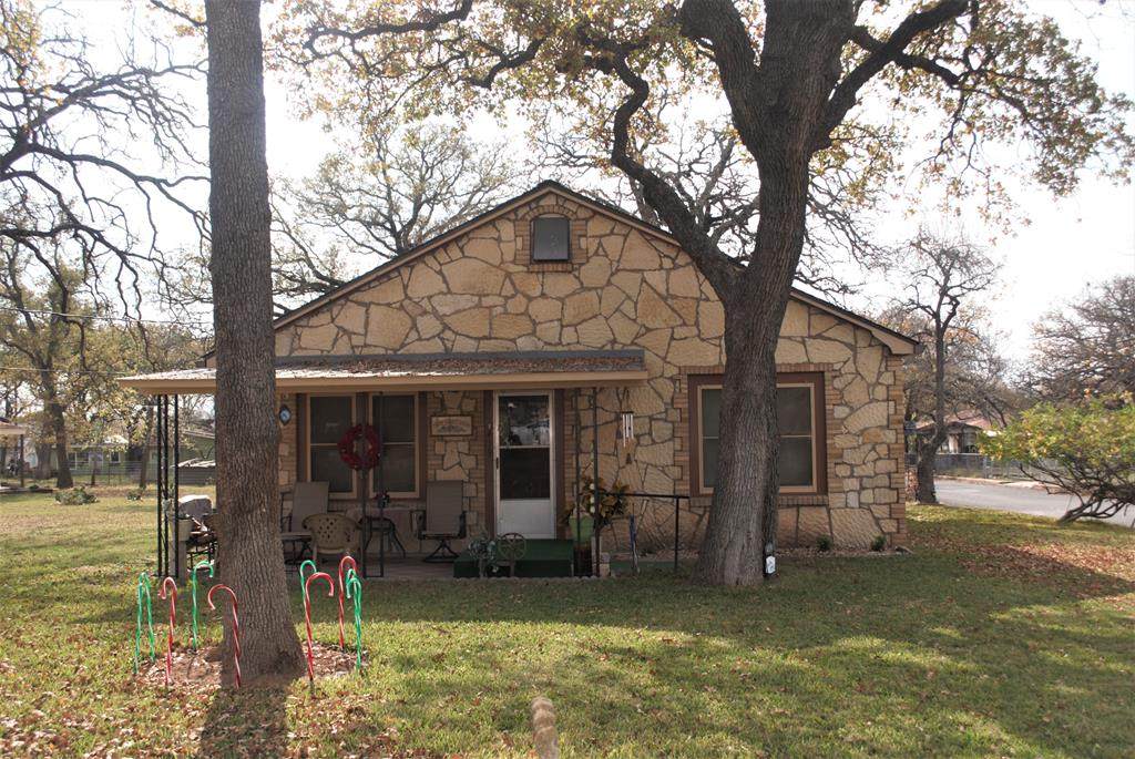 419 College St - Photo 1
